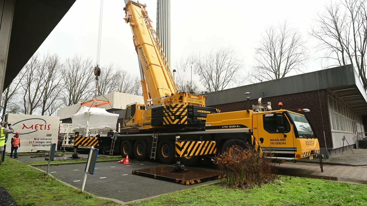 METIS Cryostat Arrival at NOVA, Leiden University