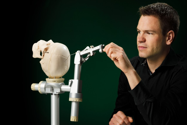 Brain Science Instrument Simple instrument increases the accuracy of deep brain stimulation ...