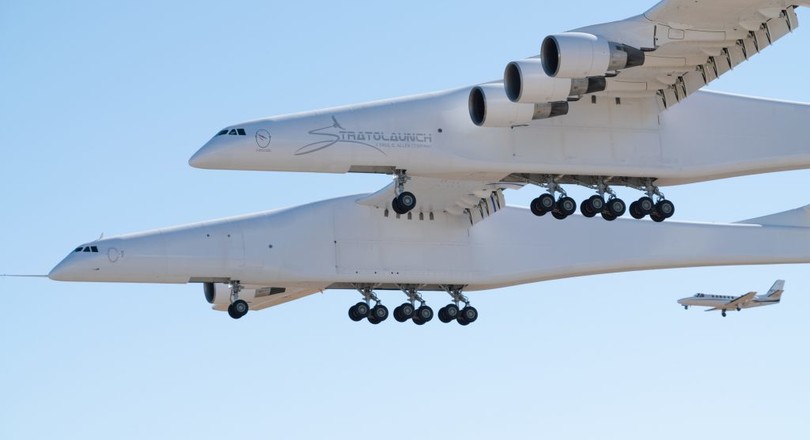 Eentonig Sanctie Grens Grootste vliegtuig ter wereld stijgt op | De Ingenieur